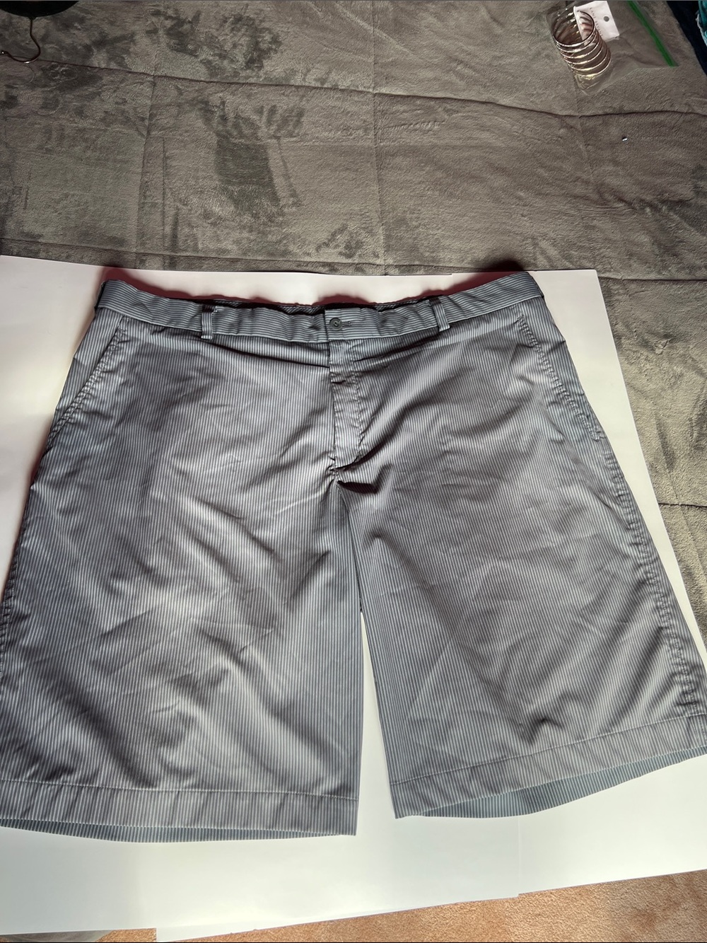 Nike Golf Men's Gray Pinstripe Casual Shorts  Size Size 42